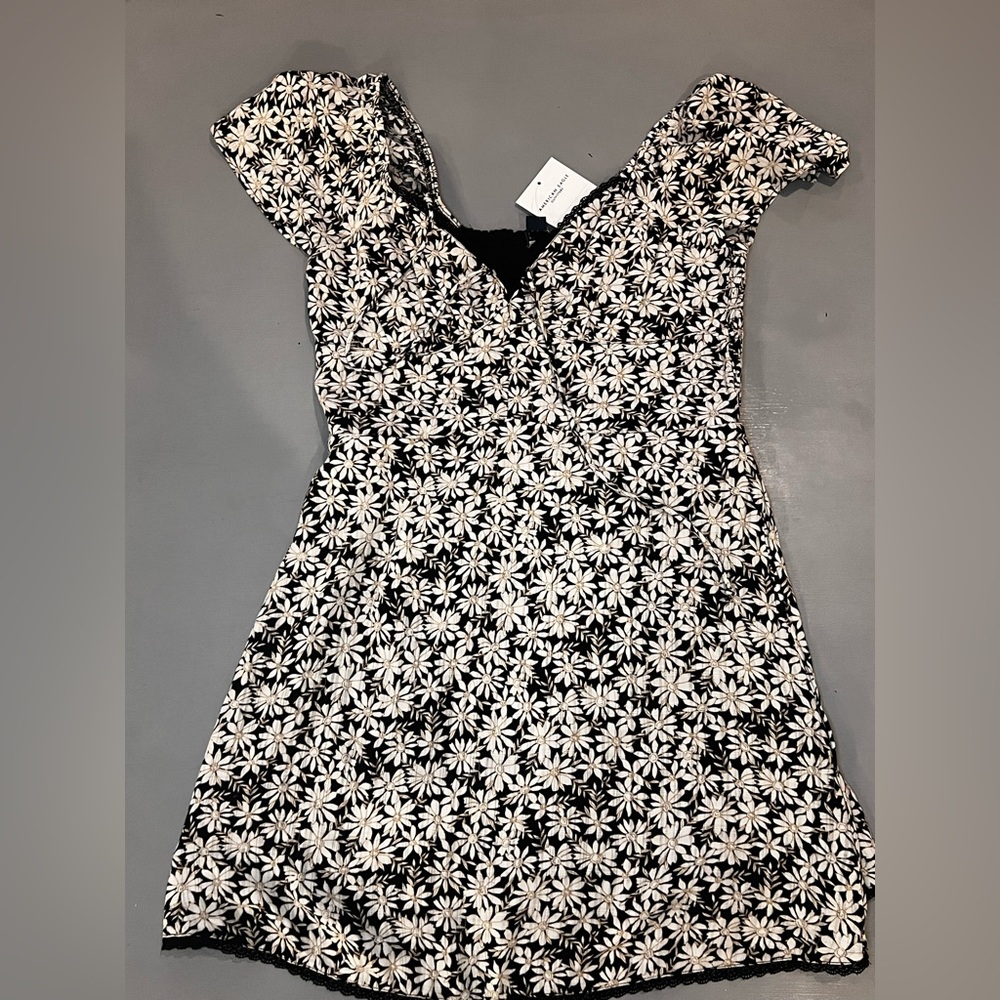 BNWT American Eagle black and white dress